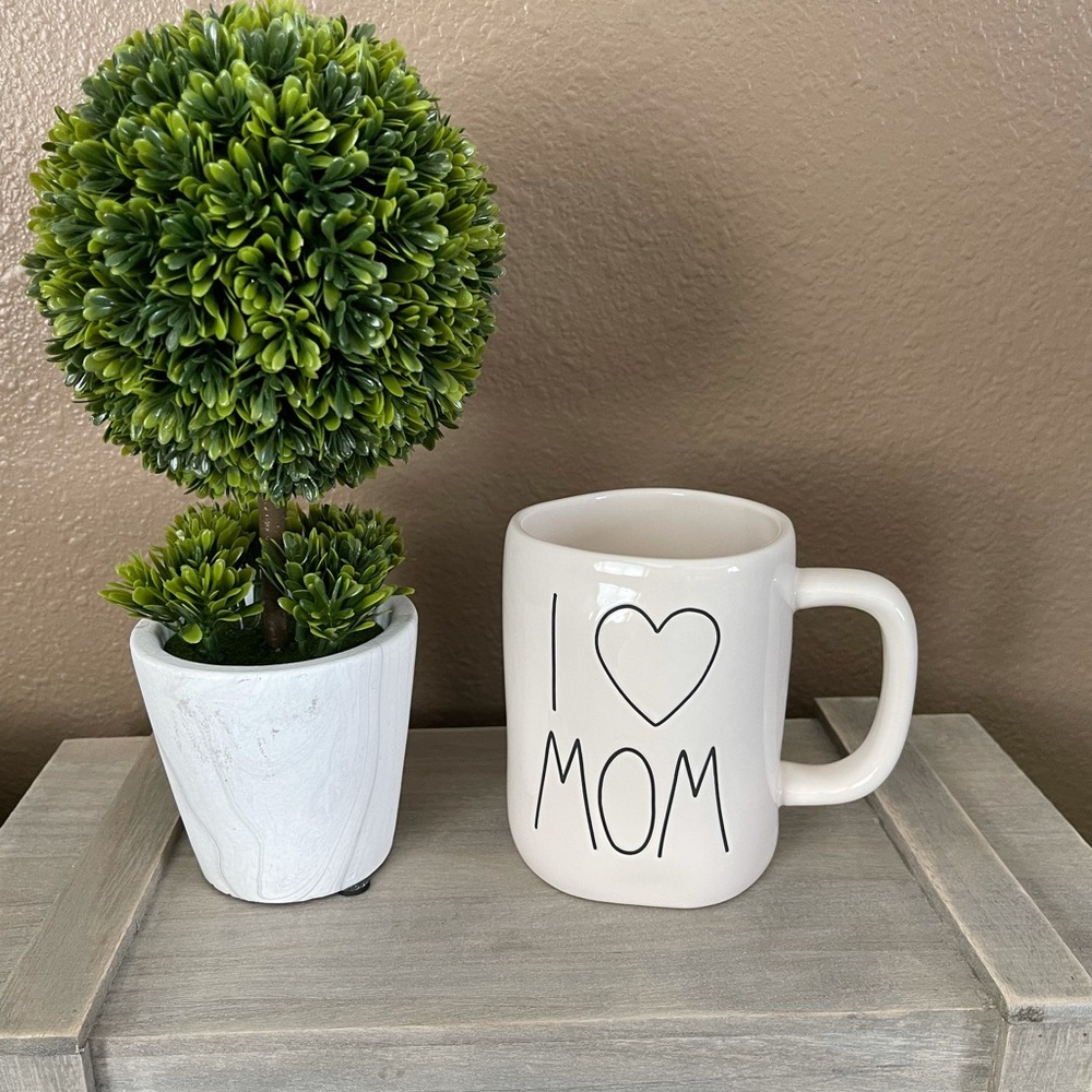 Rae Dunn Mug I Love Mom